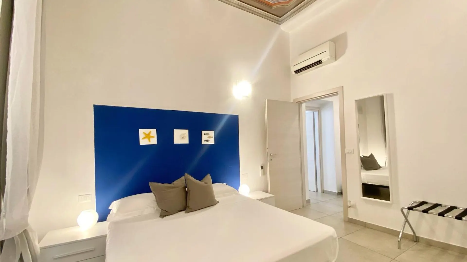 Alla Casa Rosa Al Mare, Central Seafront Stay With Free Private Garage, Air Conditionig, Wi-Fi, Ideal Choice For A Relaxing And Exciting Coastal Escape Italien