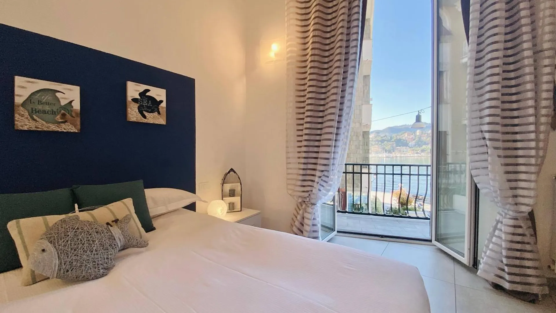 Alla Casa Rosa Al Mare, Central Seafront Stay With Free Private Garage, Air Conditionig, Wi-Fi, Ideal Choice For A Relaxing And Exciting Coastal Escape Rapallo