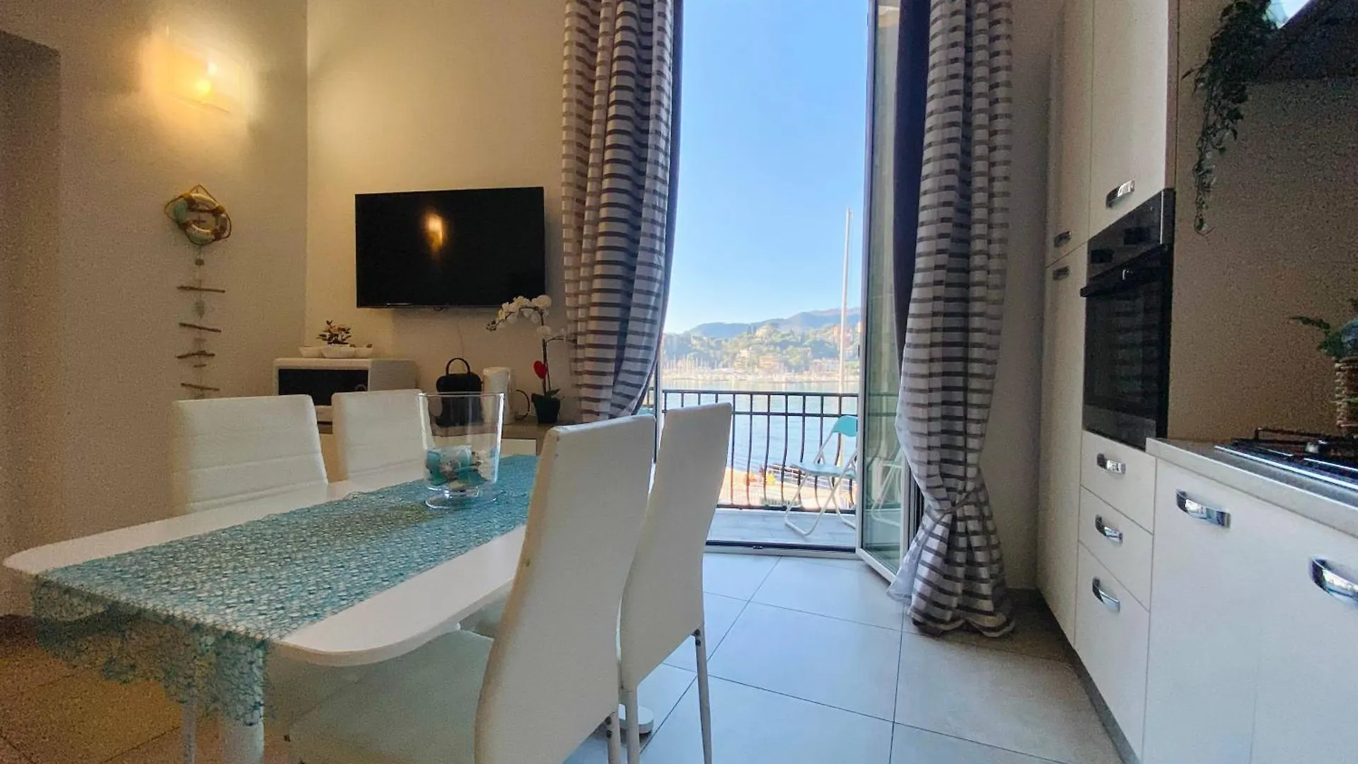 Alla Casa Rosa Al Mare- Centrale A Di Fronte Al Mare- Emozionante- Garage Privato Gratuito A 800 Mt- Aria Condizionata-Wifi Rapallo