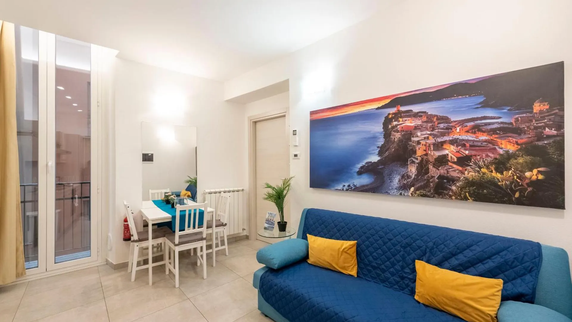 Alla Casa Rosa Al Mare, Central Seafront Stay With Free Private Garage, Air Conditionig, Wi-Fi, Ideal Choice For A Relaxing And Exciting Coastal Escape Ραπάλο 0*,  Ιταλία