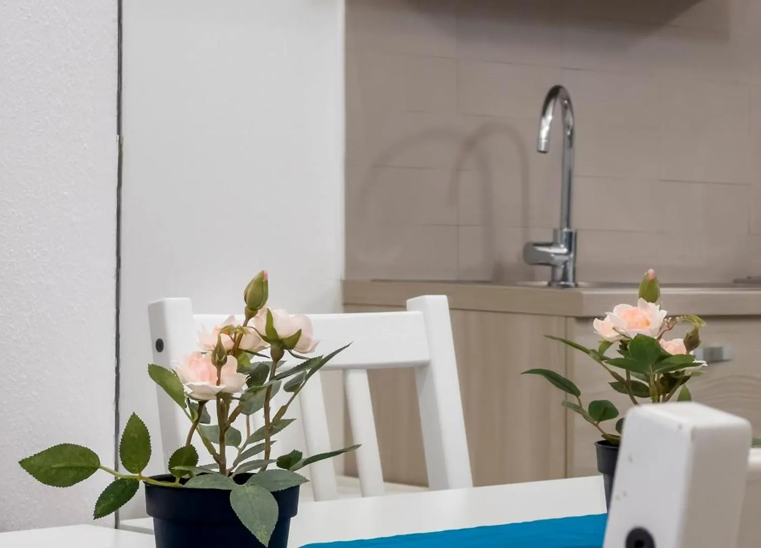 Alla Casa Rosa Al Mare, Central Seafront Stay With Free Private Garage, Air Conditionig, Wi-Fi, Ideal Choice For A Relaxing And Exciting Coastal Escape Rapallo