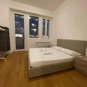 Farolfi Corso Di Porta Vittoria , Milán Italia