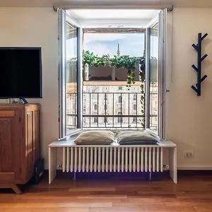 https://vista-duomo.italymilanhotels.net
