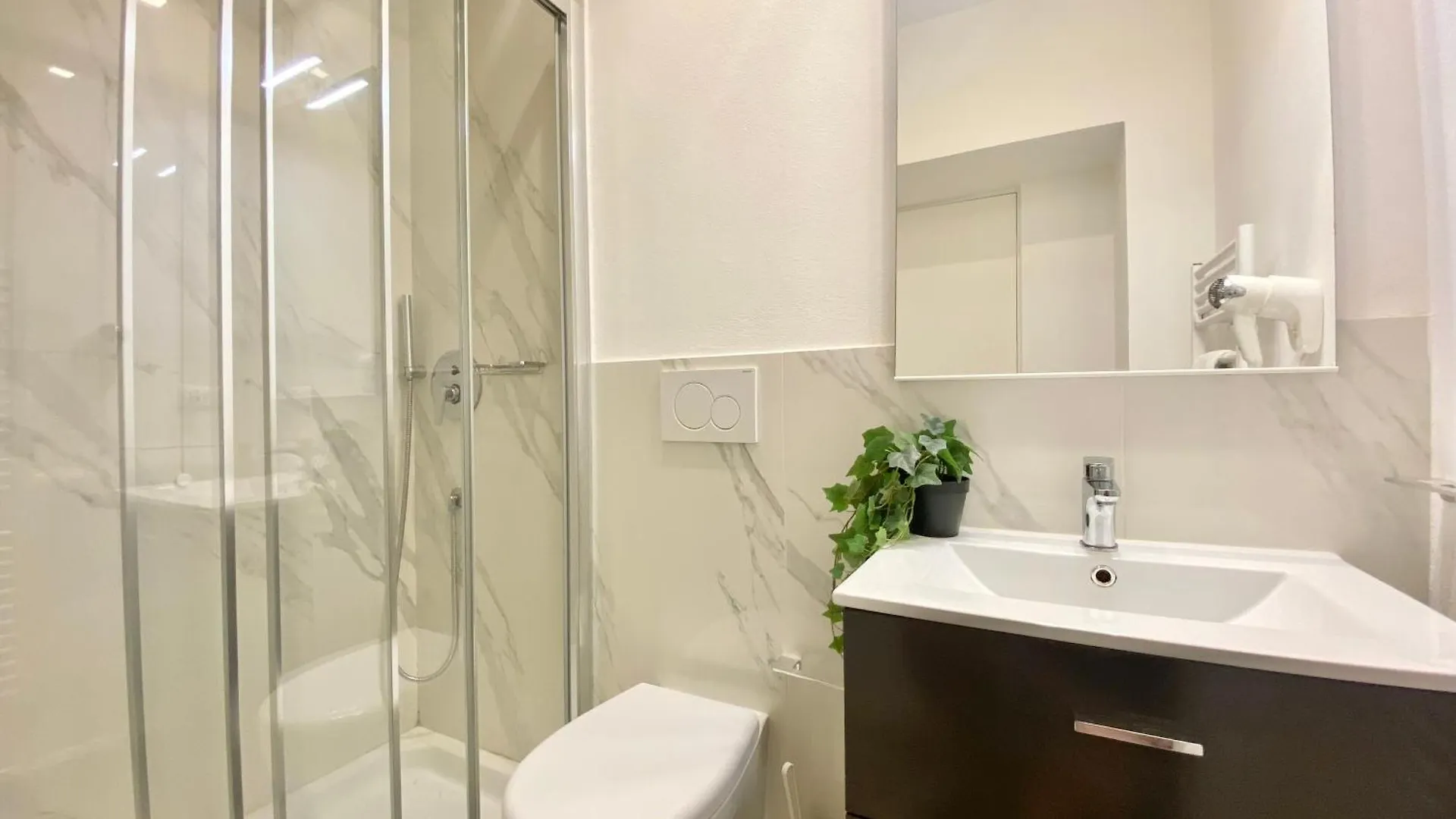 Alla Casa Rosa Al Mare- Centrale A Di Fronte Al Mare- Emozionante- Garage Privato Gratuito A 800 Mt- Aria Condizionata-Wifi 라팔로