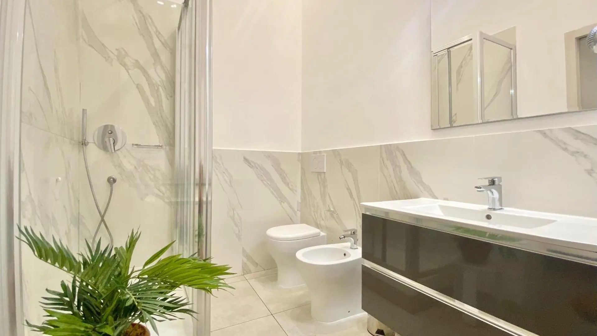 Alla Casa Rosa Al Mare- Centrale A Di Fronte Al Mare- Emozionante- Garage Privato Gratuito A 800 Mt- Aria Condizionata-Wifi 라팔로