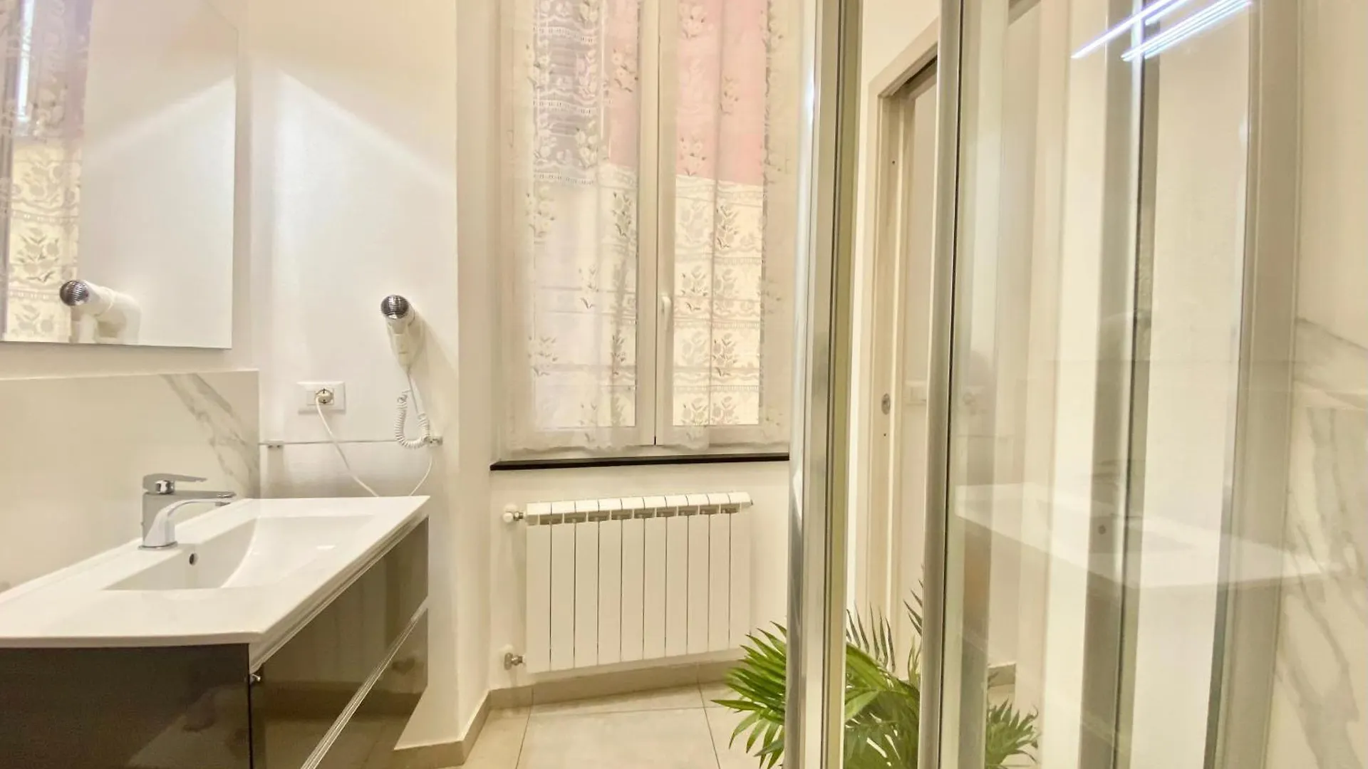 Alla Casa Rosa Al Mare- Centrale A Di Fronte Al Mare- Emozionante- Garage Privato Gratuito A 800 Mt- Aria Condizionata-Wifi 라팔로 0*,